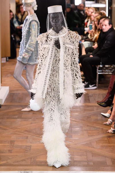 Look 7